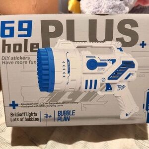 Kids Bubble Blaster Toy - White & Blue Bubble Gun